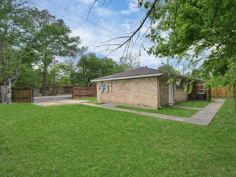8622 Elbert St #B — Photo 17