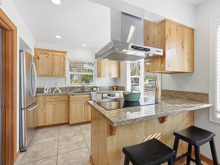 415 SE 94th Ave — Photo 9