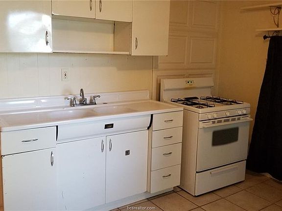 5th image of 117 Royal St #C