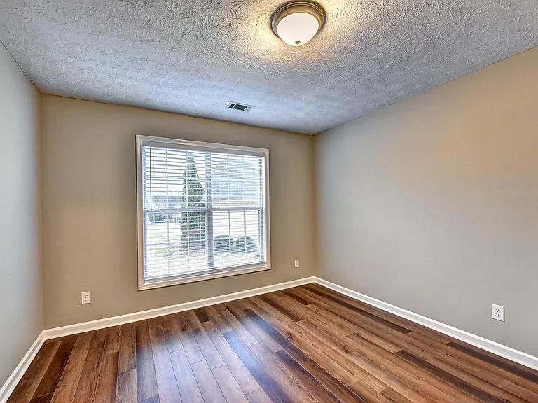2010 Laurel Pointe Ln — Photo 17
