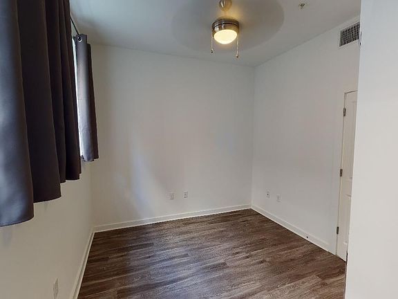 4th image of 821 Washington Ave Unit 209