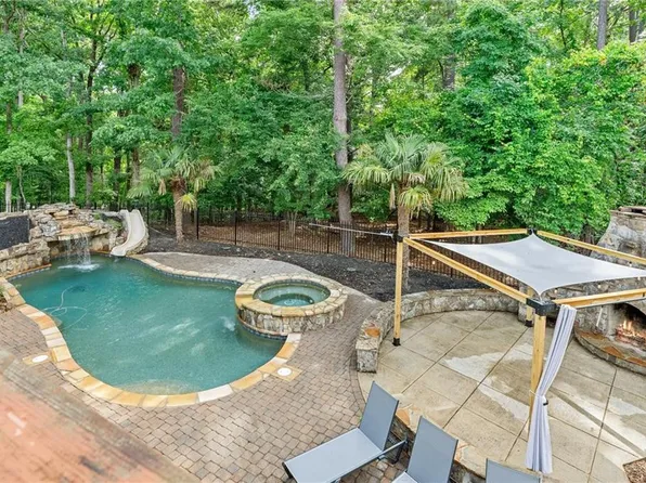 1215 Fern Hollow Dr, Woodstock, GA 30189