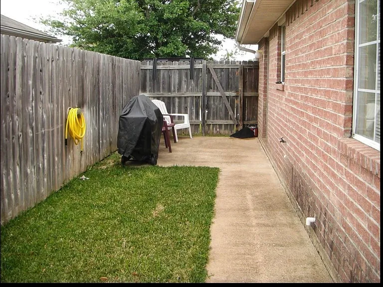 937 Crepe Myrtle St — Photo 12