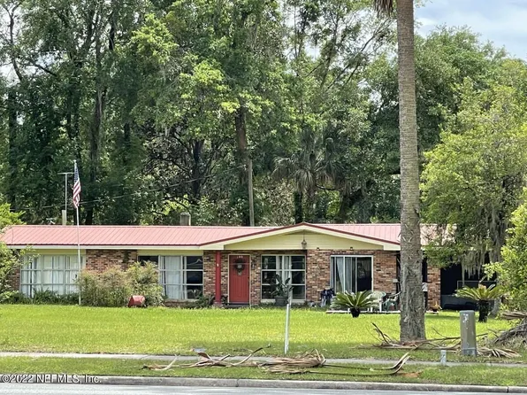 100 UNDERWOOD Drive, Palatka, FL 32177