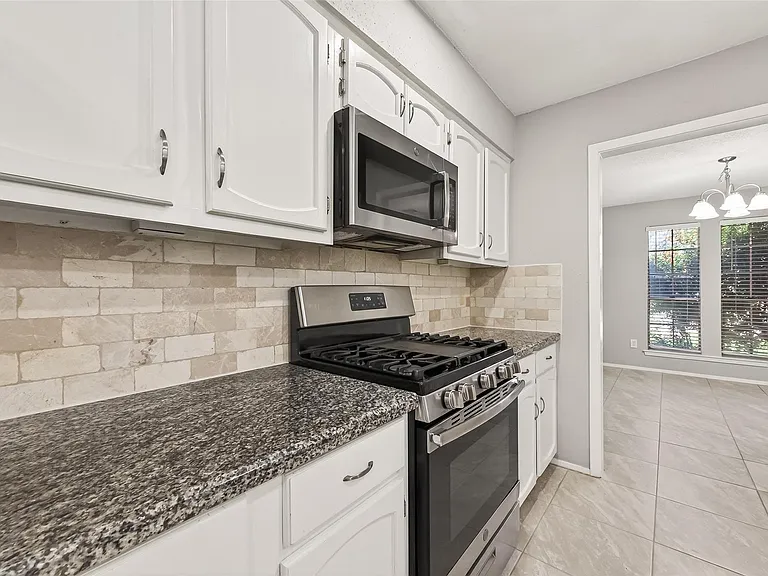 927 Comstock Springs Dr — Photo 29