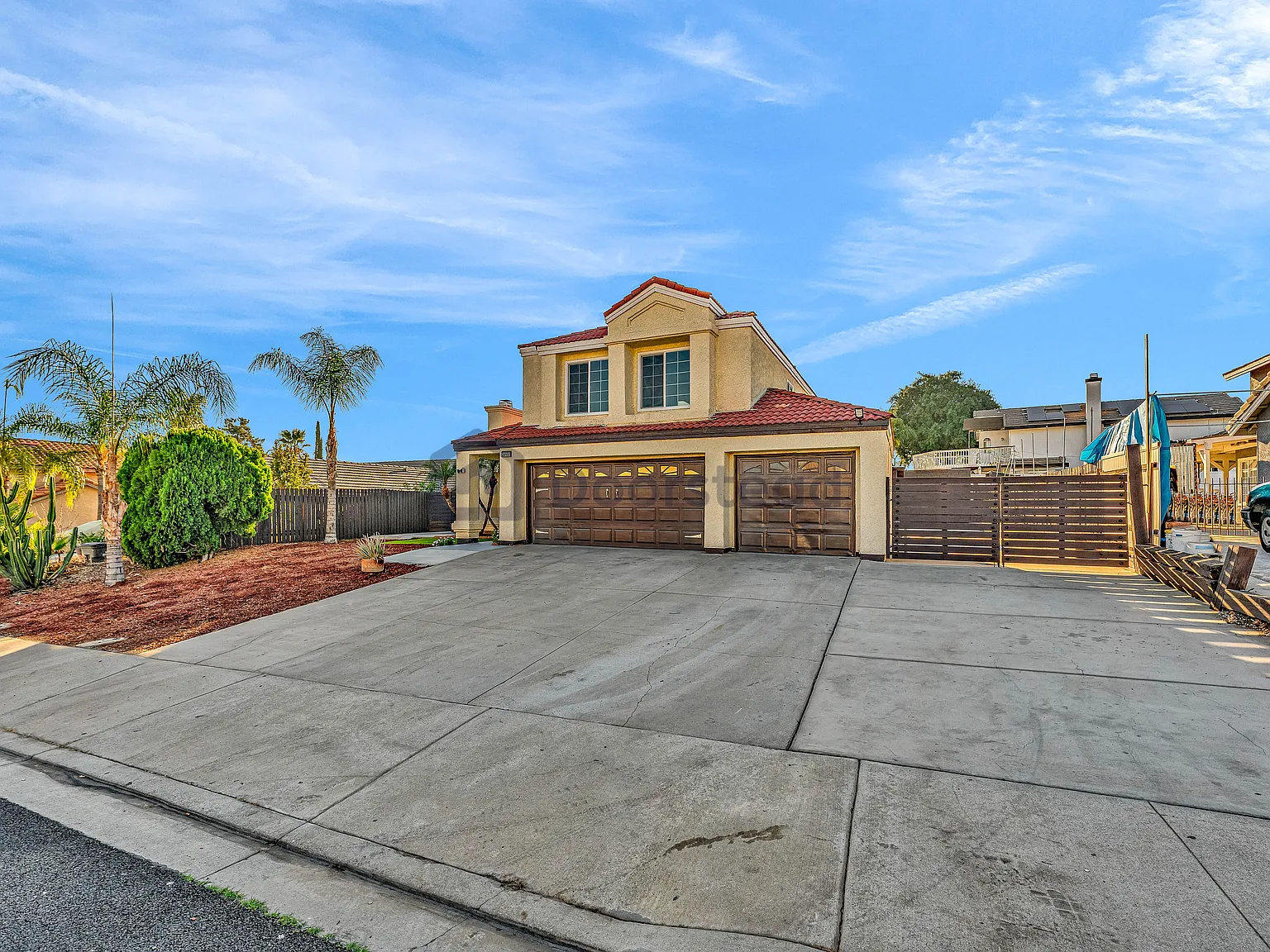 4 bed, 3.0 bath, 1739 sqft, $4,000 — Photo 3
