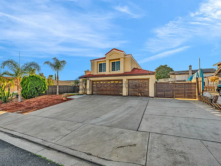 26150 Coronada Dr — Photo 3