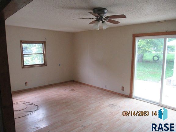 4th image of 330 SW Park St