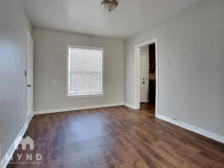 321 Edgefield Dr — Photo 6