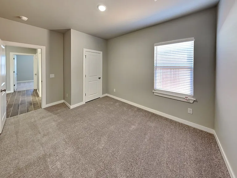 12432 Armstrong Dr — Photo 17