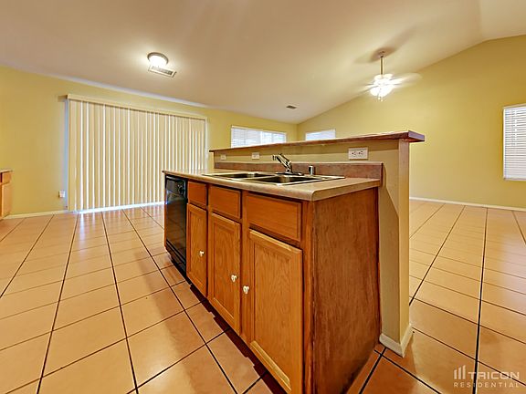 3rd image of 1430 E Maldonado Dr