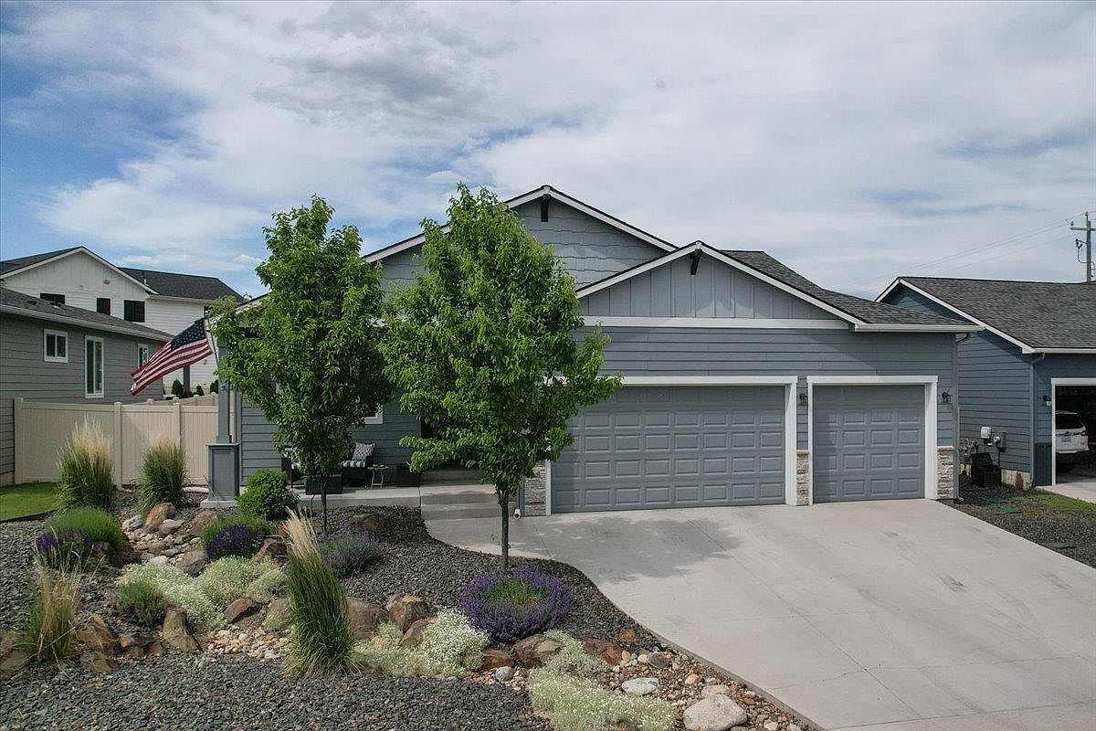 20219 E 11th Ave, Spokane Valley, WA 99016 Zillow