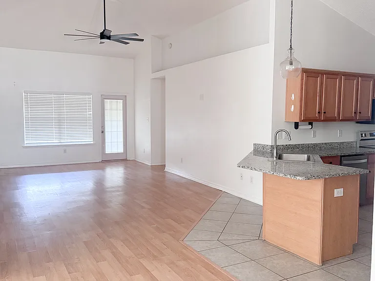 8273 Magnolia Village Dr S — Photo 2