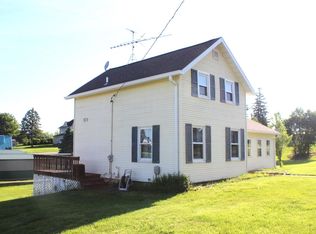 18 W Calhoun St, Andrew, IA 52030