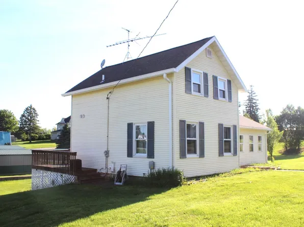 18 W Calhoun St, Andrew, IA 52030