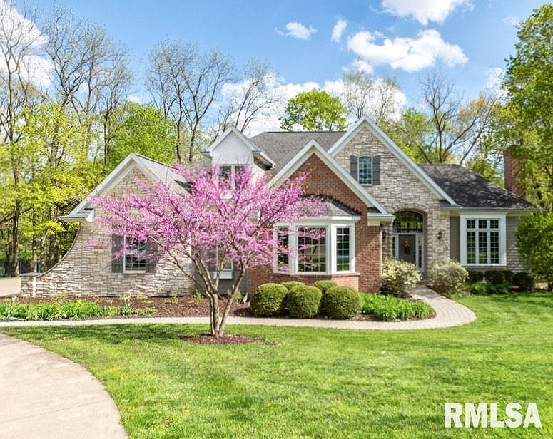 1st image of 203 Parkway Dr