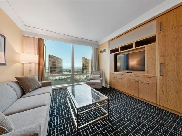 2000 N Fashion Show Dr Unit 3307, Las Vegas, NV 89109