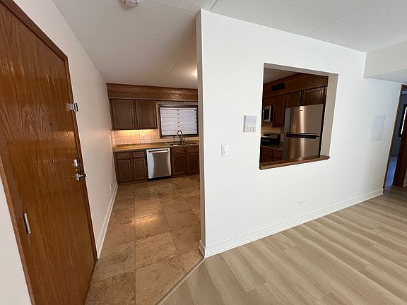 5th image of 2416 W Foster Ave APT 1N