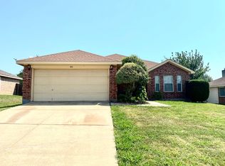 836 Beaver Creek Dr, Burleson, TX 76028
