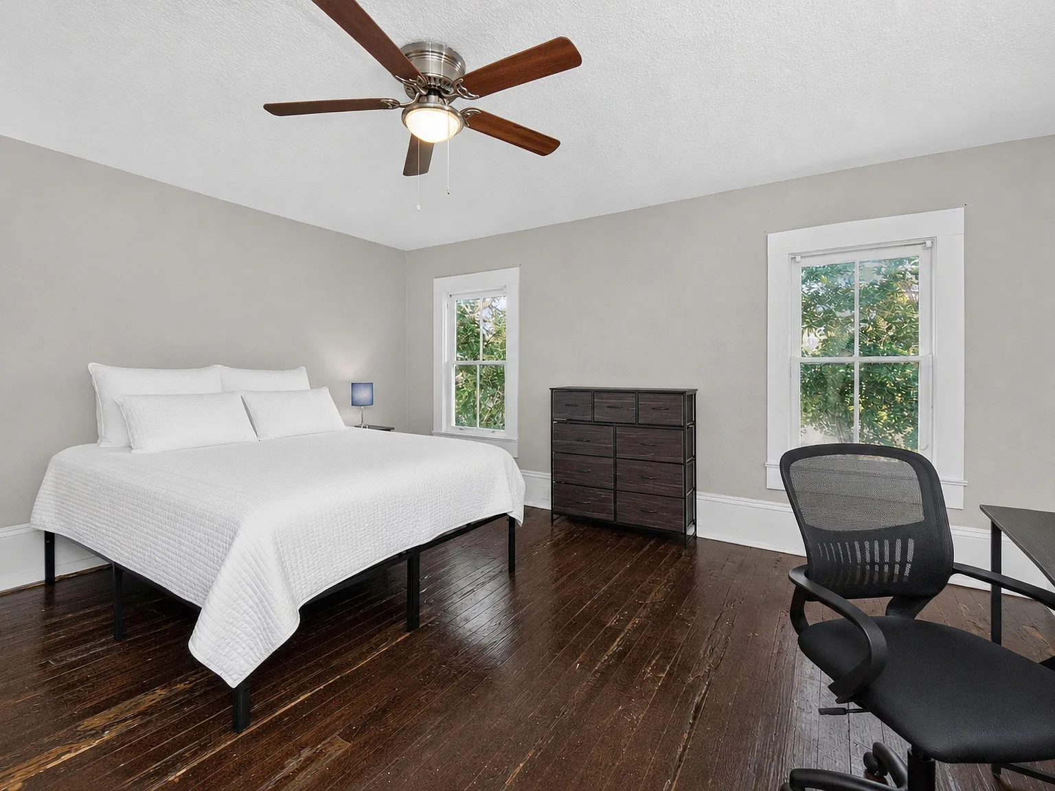 3 bed, 2.0 bath, 1720 sqft, $1,027 — Photo 2