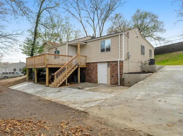 19 Mortons Grove St, Valley Park, MO 63088