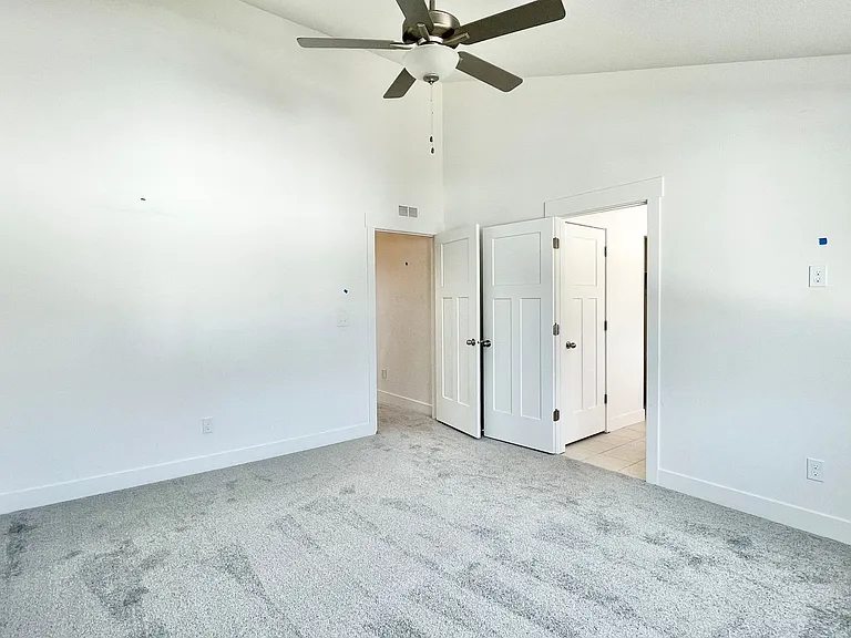899 E Pacific Dr — Photo 19