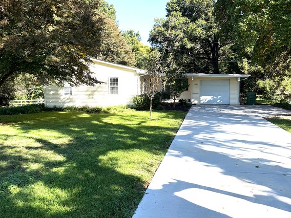 306 E South Mahomet Rd