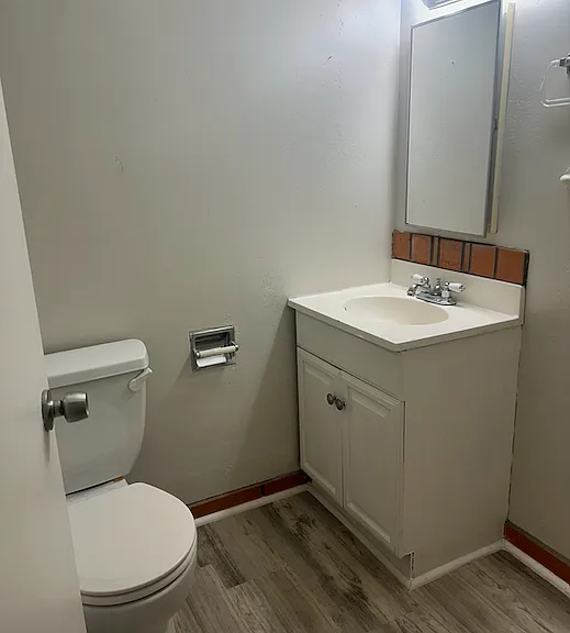 320 E Willetta St #11 — Photo 8