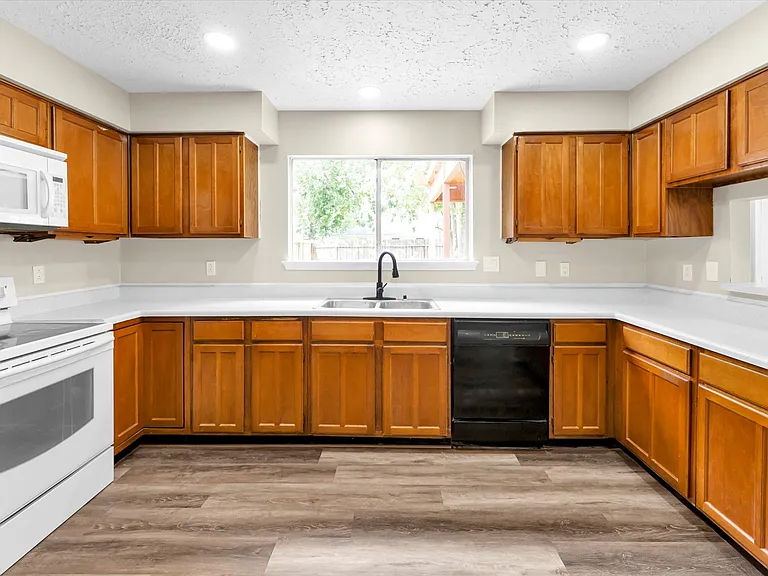 10311 Blue Oak Dr — Photo 16