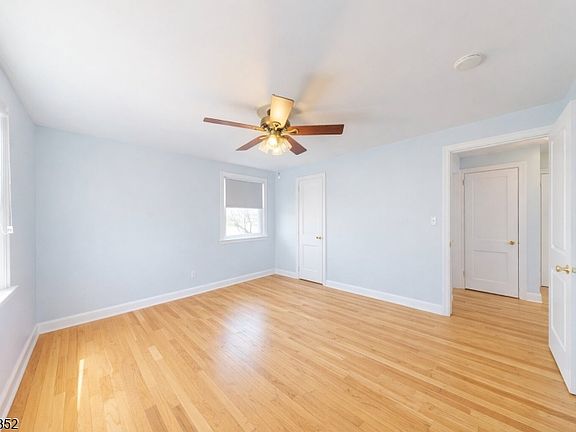 5th image of 16 Tooker Ave