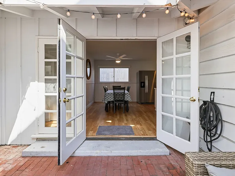 2104 E Ocean Blvd — Photo 8