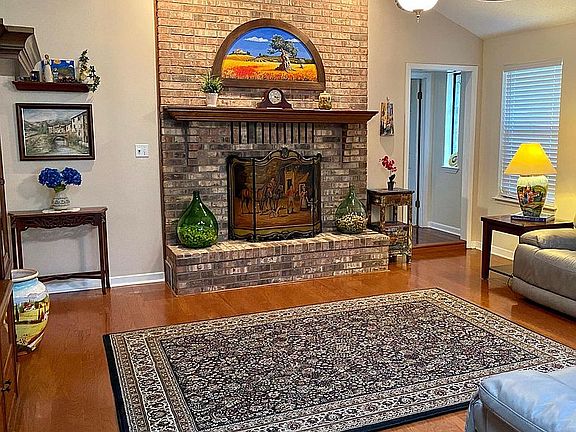 Large Family Room!