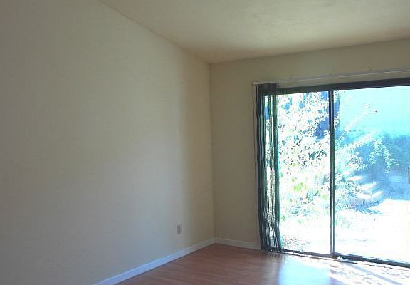 5th image of 1072 Minoru Dr