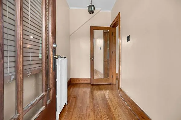 2139 Foster Ave — Photo 6