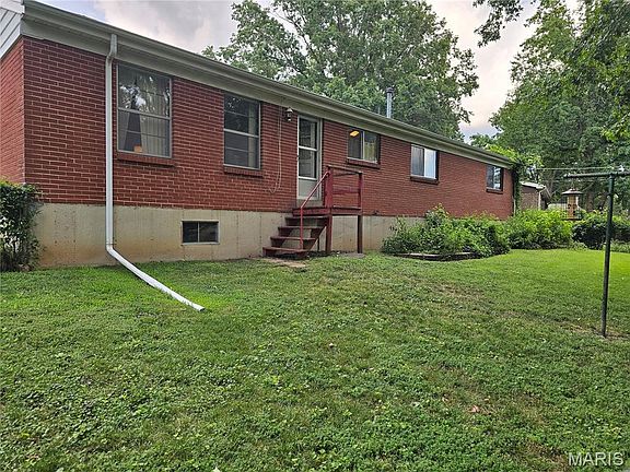 3rd image of 1010 Pawtuckette Dr