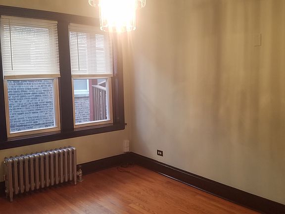 4th image of 3417 N Hamlin Ave #1