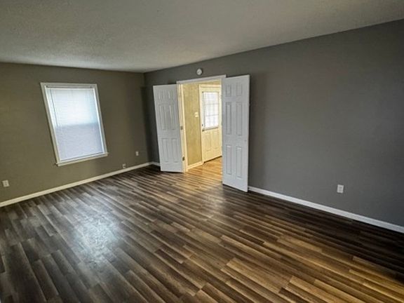 4th image of 2501 Tarbet Dr