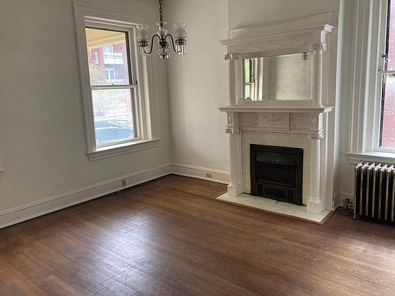 Bedroom two 15x15ft