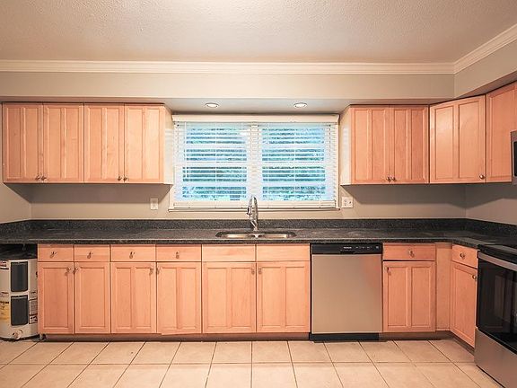 2nd image of 2316 Kirven Dr