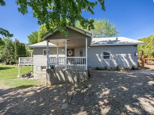 805 Babs Ave, Benton City, WA 99320