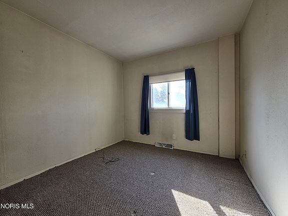 4th image of 5501 Ayers Rd