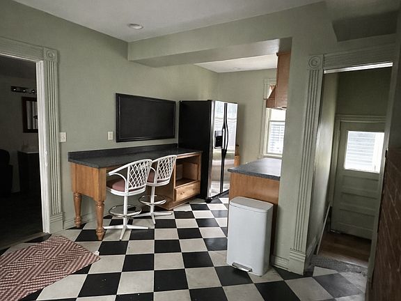 5th image of 425 Hudson St