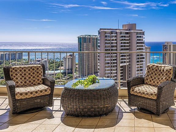 2nd image of 469 Ena Rd #Penthouse 3805