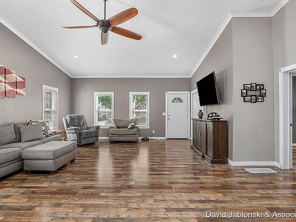 Living Area/Great Room