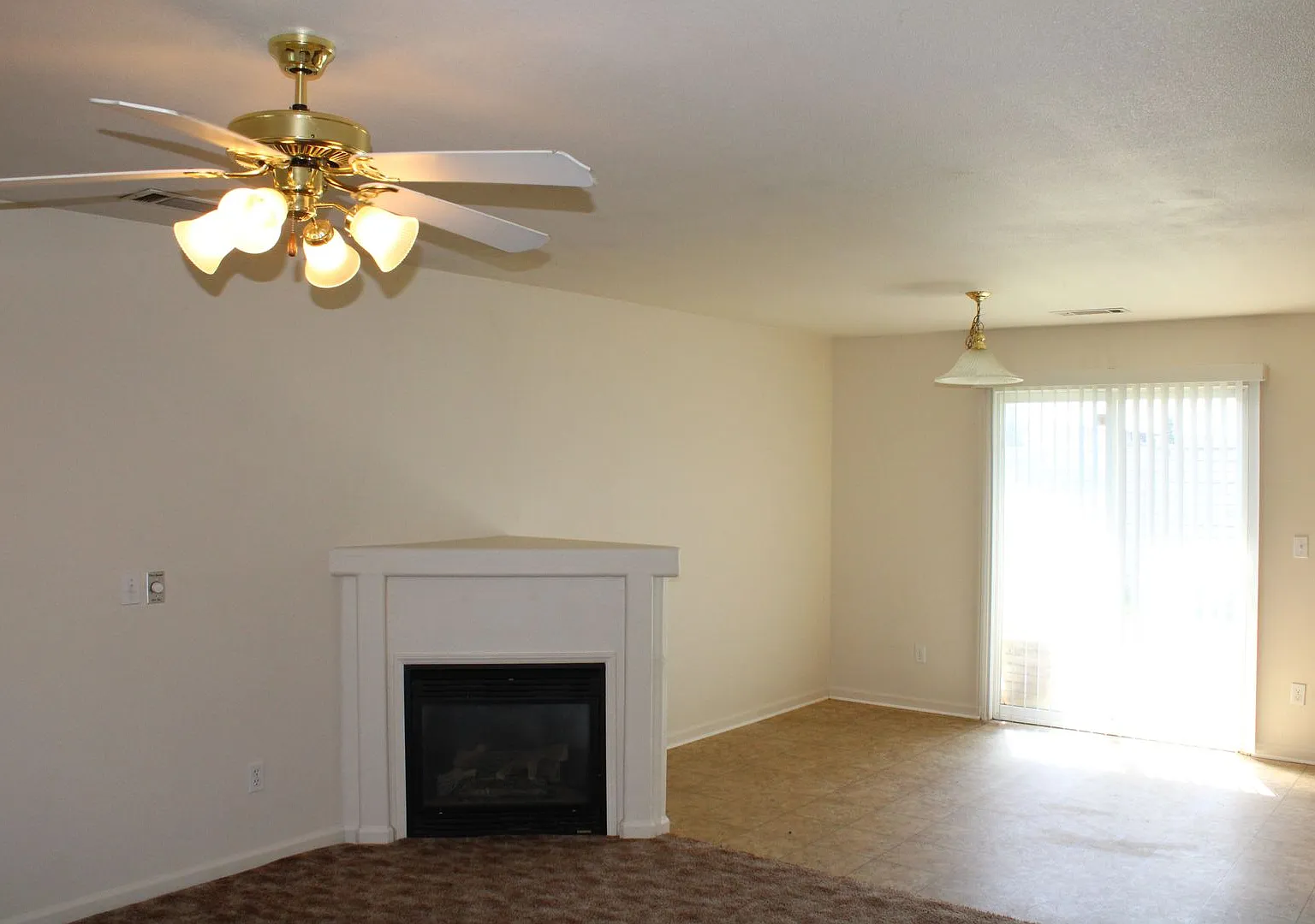 3 Bed 2 Bath House Located In The Ravenwood Subdivision In Anderson — Photo 3