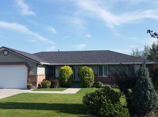 1624 W Harrisville Rd, Farr West, UT 84404