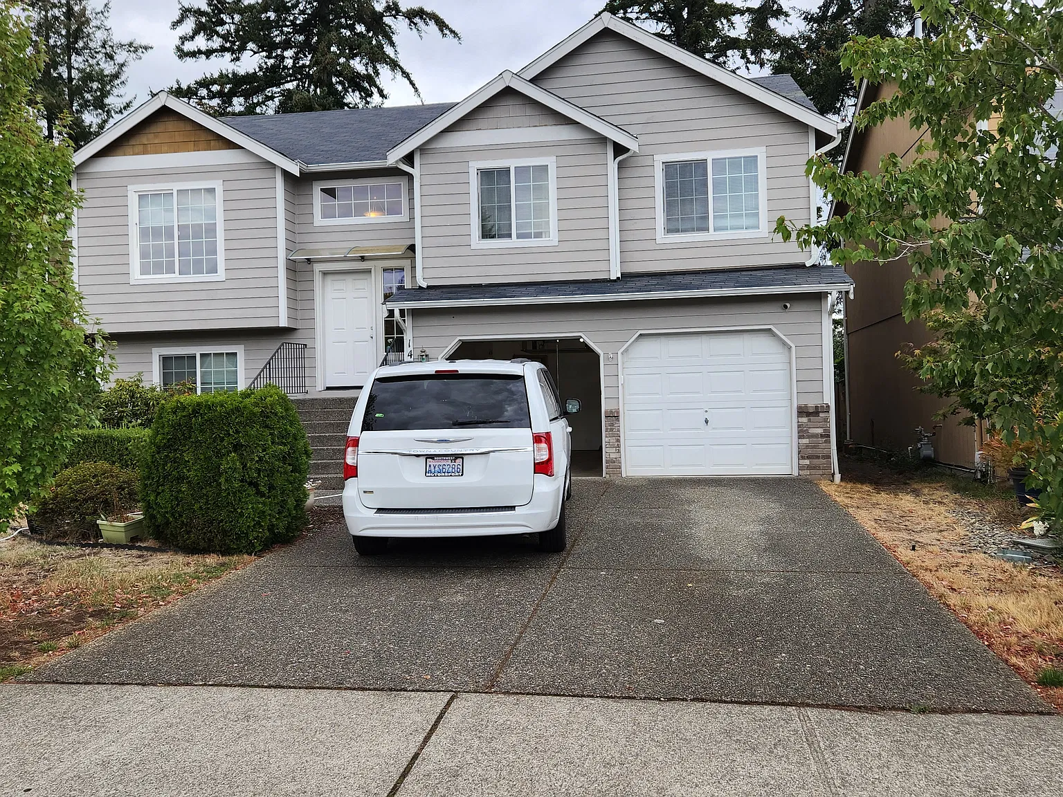 5 bed, 2382 sqft, $3,200 — Photo 1