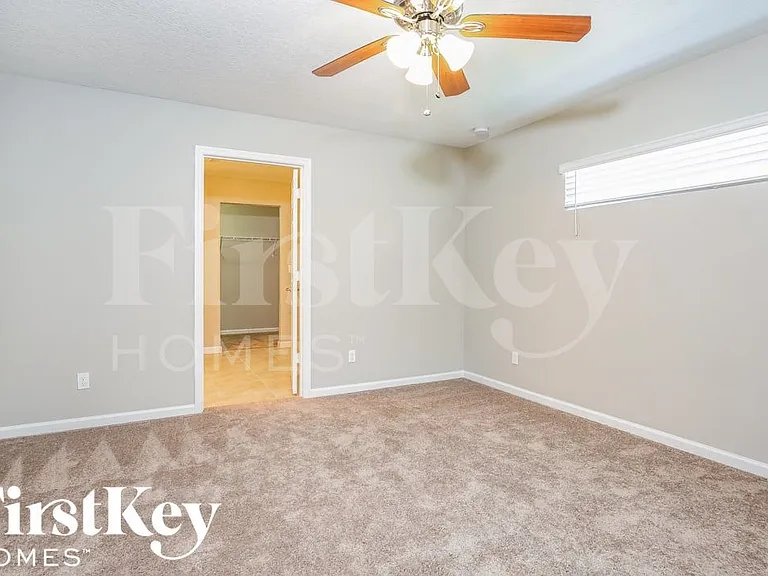 961 SW College Park Rd — Photo 5