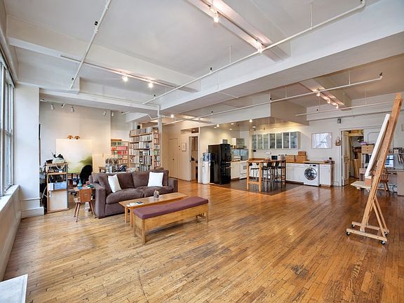 5th image of 11 W 30th St APT 6R