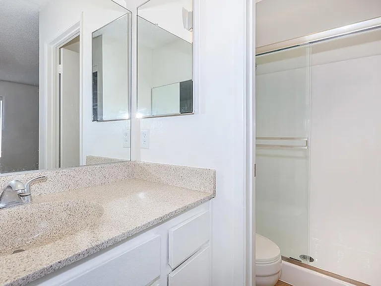 5001 Beach Blvd — Photo 16